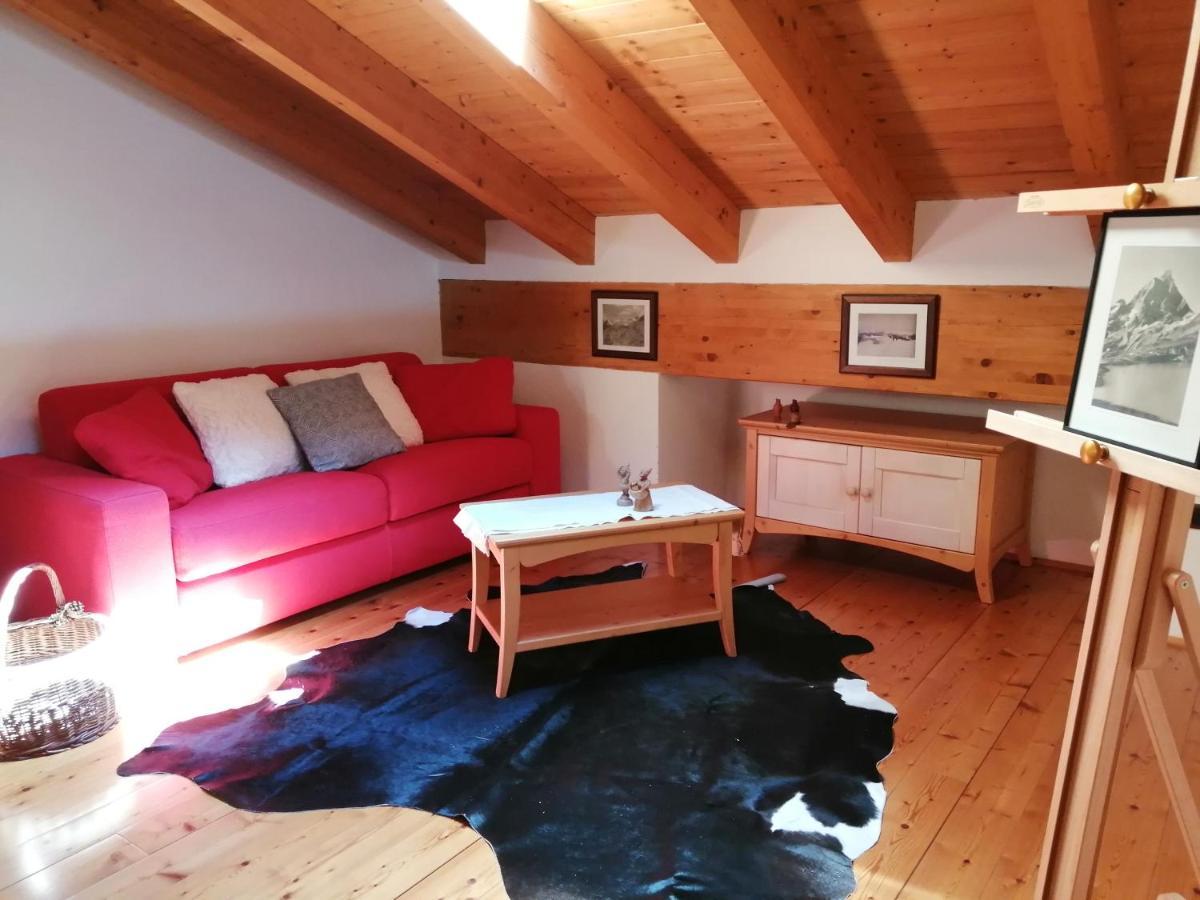 Auberge De La Gare - Dortoir & Ostello Hone ภายนอก รูปภาพ