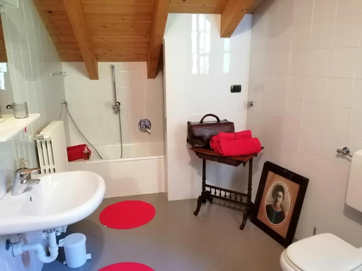 Auberge De La Gare - Dortoir & Ostello Hone ภายนอก รูปภาพ
