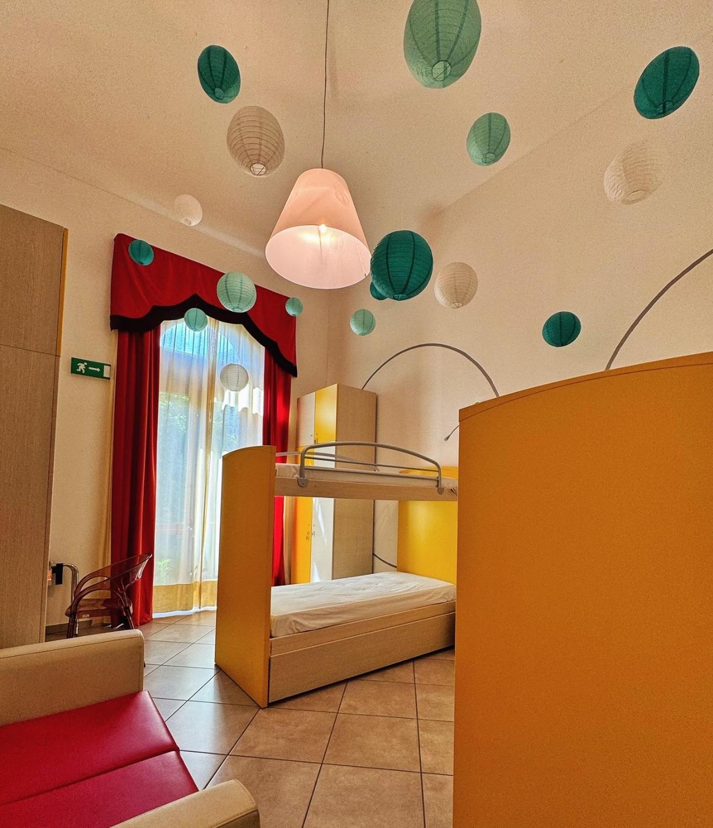Auberge De La Gare - Dortoir & Ostello Hone ภายนอก รูปภาพ